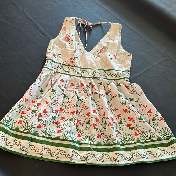 Floral V Neck Sleeveless Blouse - White, Green and Orange Vintage Floral Print - Picture 10 of 11